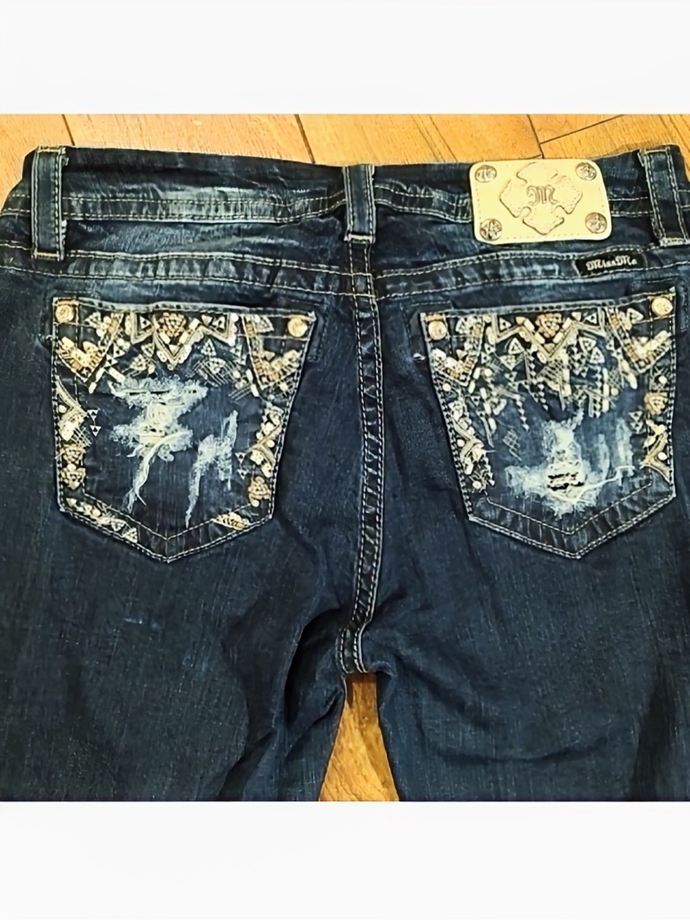 Gorgeous Miss Me Mid-Rise Curvy Crop Jeans Embellished Pockets 26” Inseam